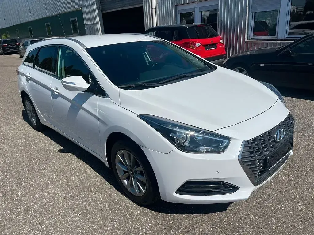 Gebraucht Hyundai i40 116 PS (85 kW) 2019 Weiß Kombi