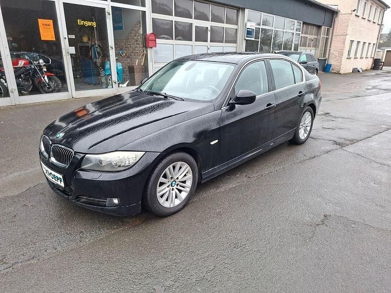 Gebraucht BMW 325 Comfort Edition 218 PS (160 kW) 2009 Schwarz Limousine