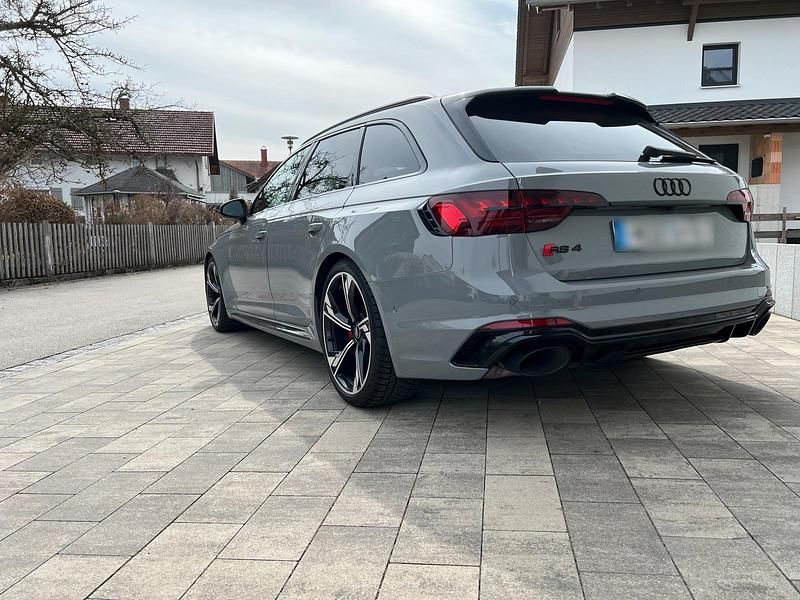 Second-hand Audi RS4 Competition 450 CP (330 kW) 2023 Gri Break