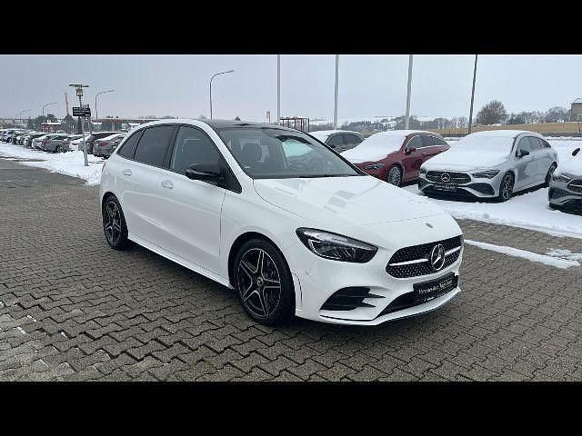 Gebraucht Mercedes B250 AMG line 224 PS (164 kW) 2024 Van / Kleinbus