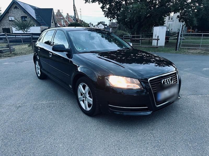 Schwarz Gebraucht 2010 Audi A3 Limousine | 3.999 € (Guter Preis) - Bild 1/4