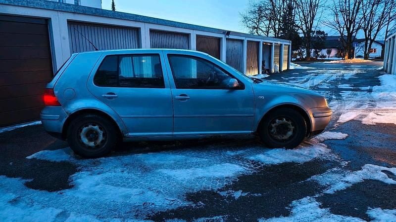 Gebraucht VW Golf IV 105 PS (77 kW) 2003 Andere farben Limousine
