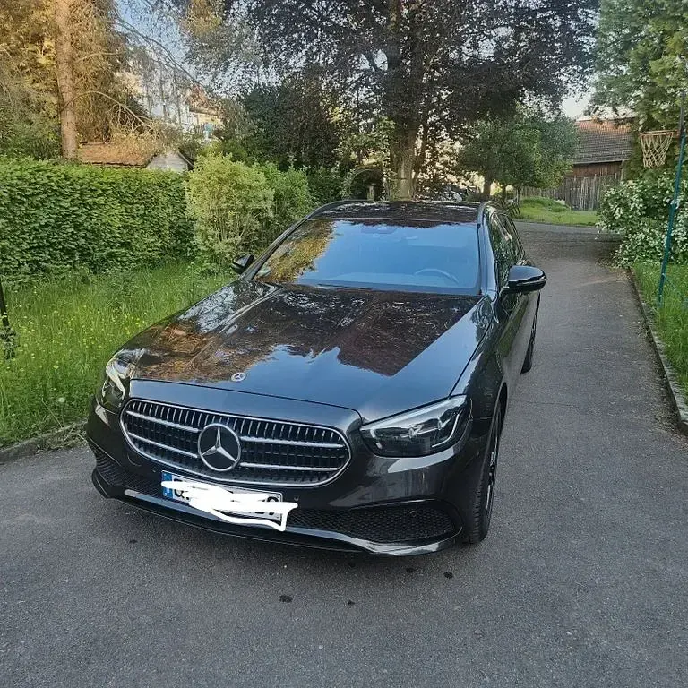 Gebraucht Mercedes E200 160 PS (117 kW) 2021 Schwarz Limousine