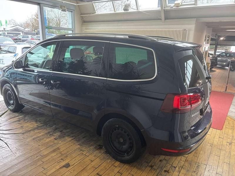 Gebraucht VW Sharan Comfortline 184 PS (135 kW) 2017 Night blue metallic Van / Kleinbus