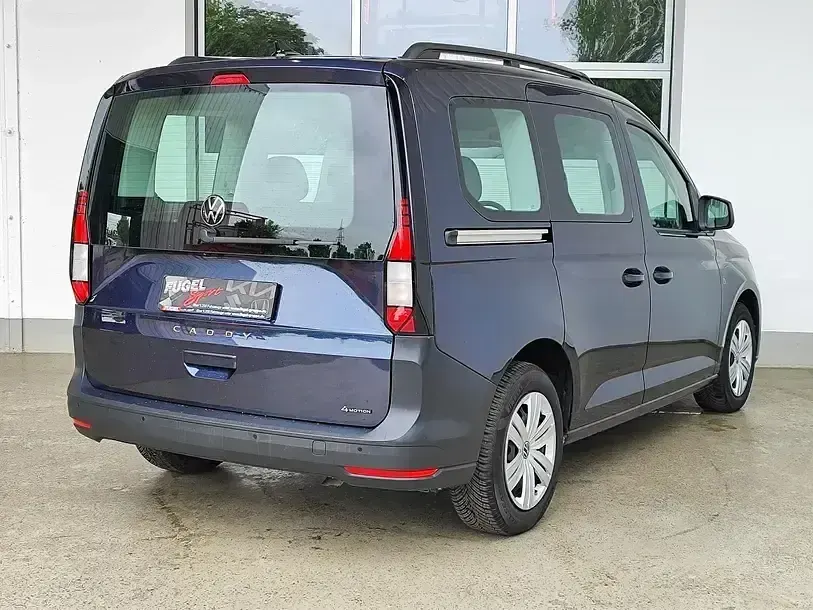 Gebraucht VW Caddy 122 PS (89 kW) 2023 Starlight blue metallic Van / Kleinbus