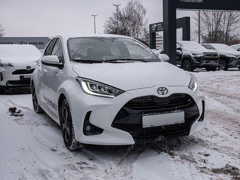 Gebraucht Toyota Yaris Hybrid 116 PS (85 kW) 2025 Weiß Limousine
