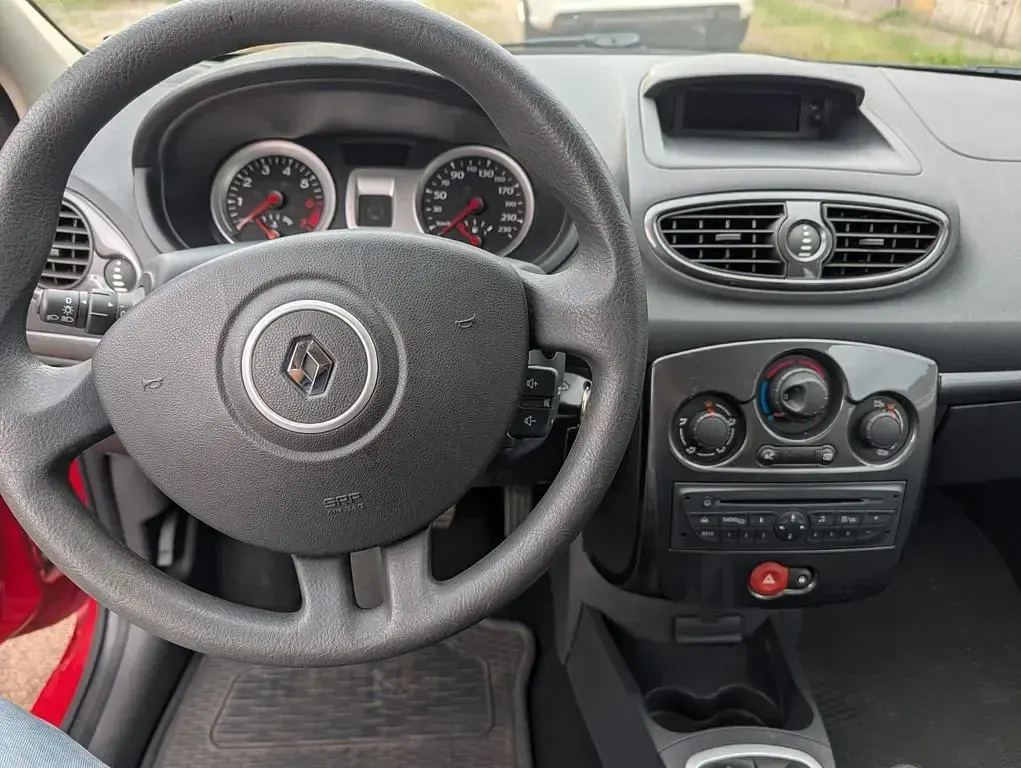 Brugt Renault Clio IV Expression 73 HK (53 kW) 2014 Rød Sedan