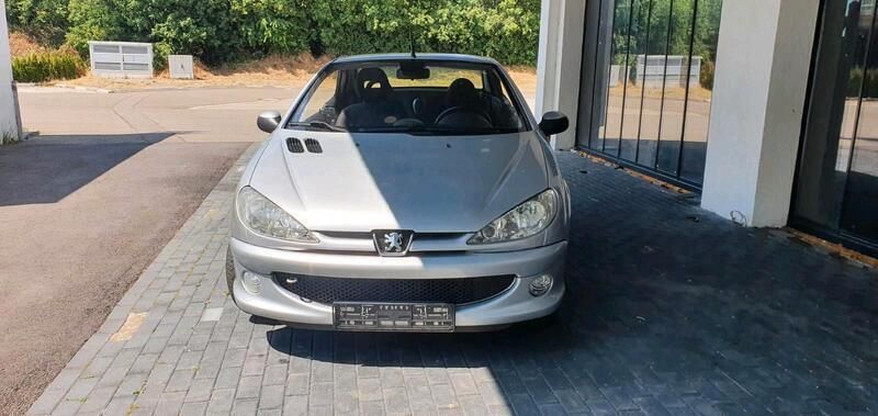 Silber Gebraucht 2002 Peugeot 206 CC Cabrio | 1.000 € - Bild 1/4