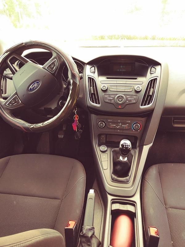 Gebraucht Ford Focus 125 PS (91 kW) 2017 Grau Limousine