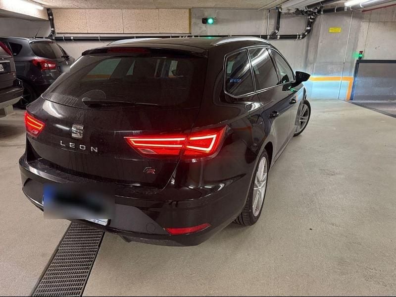 Używany Seat Leon FR 125 KM (91 kW) 2018 Czarny Kombi