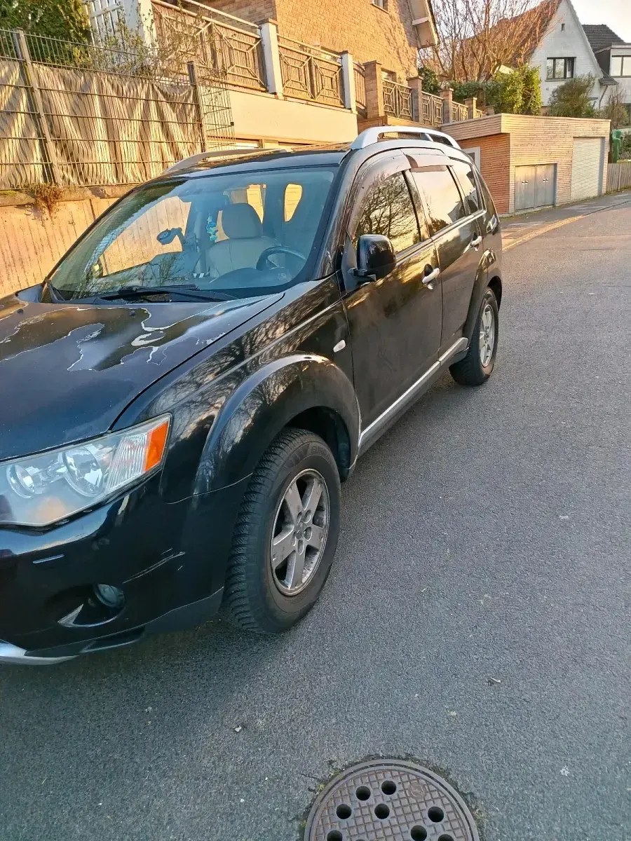 Begagnad Mitsubishi Outlander 163 HK (119 kW) 2007 Svart SUV