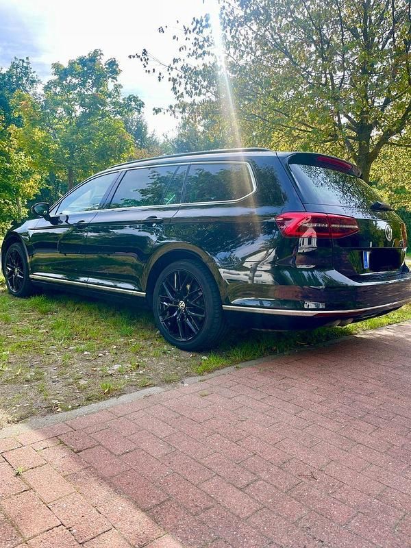 Usata VW Passat 190 CV (139 kW) 2016 Nero Station wagon