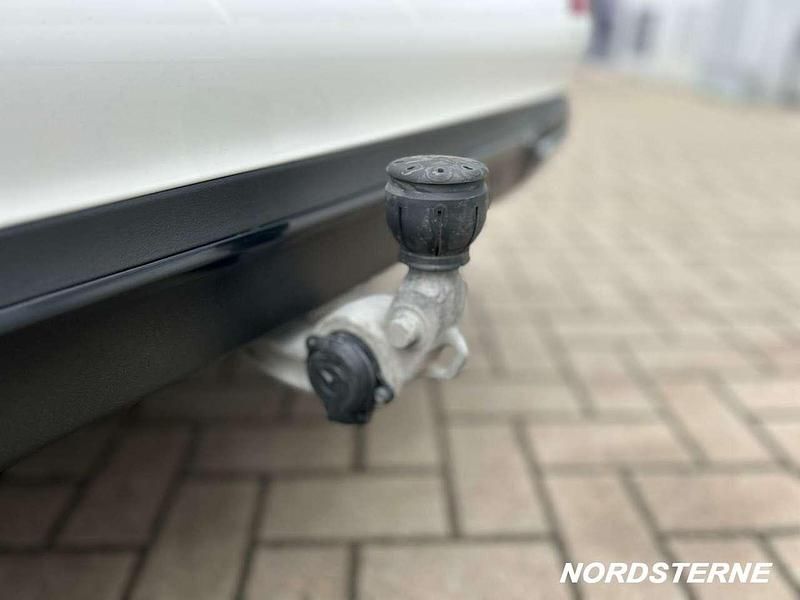 Gebraucht Mercedes E300 Avantgarde 306 PS (225 kW) 2021 Unilack polarweiß Kombi