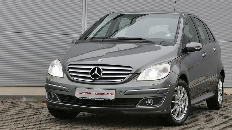 Grau Gebraucht 2008 Mercedes B200 Edition Van / Kleinbus | 5.990 € (Fairer Preis) - Bild 1/4