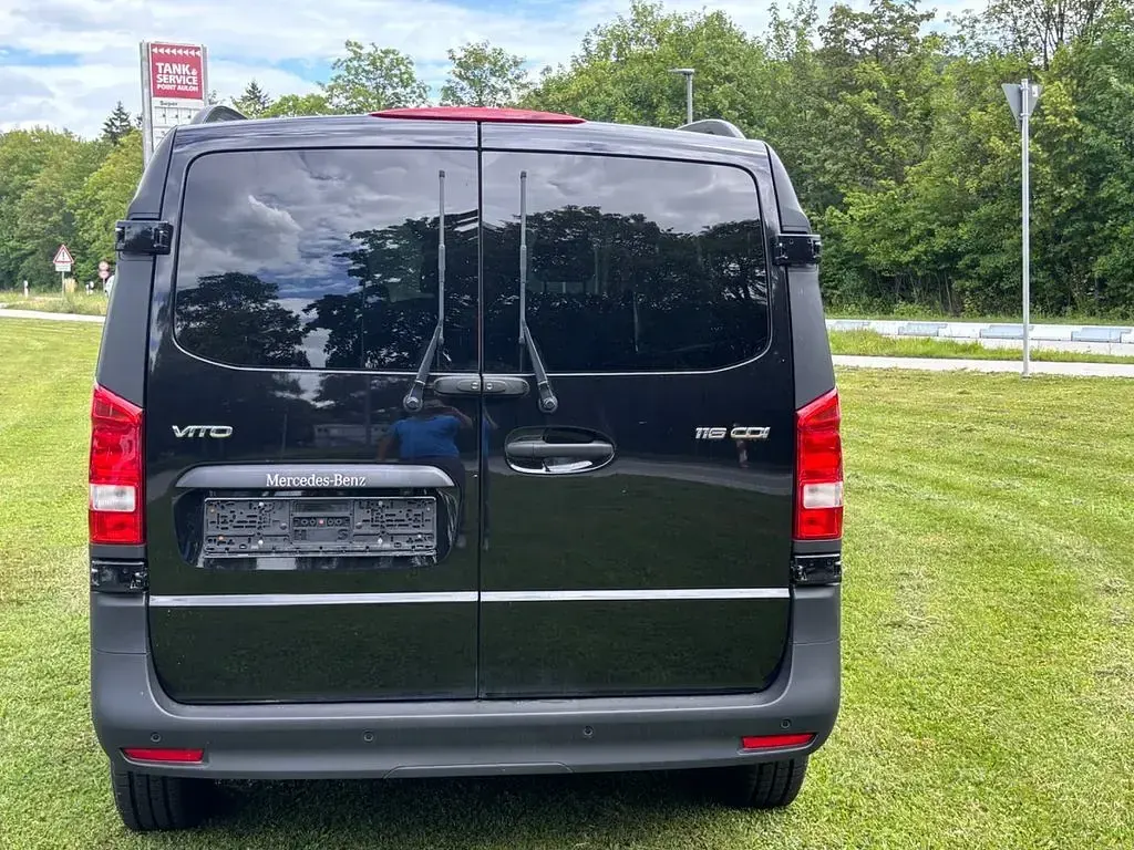 Gebraucht Mercedes Vito 163 PS (119 kW) 2022 Schwarz Van