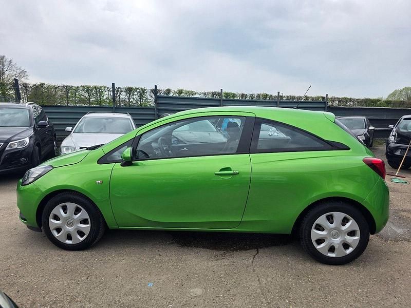 Second-hand Opel Corsa Edition 90 CP (66 kW) 2017 Verde Hatchback