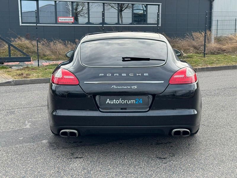 Gebraucht Porsche Panamera 4S 400 PS (294 kW) 2012 Schwarz Limousine