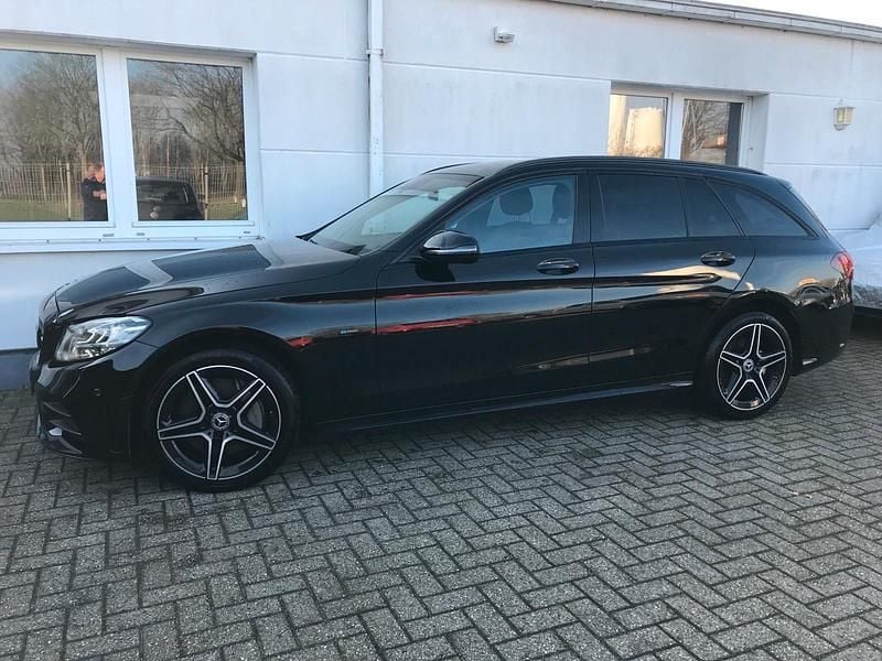 Gebraucht Mercedes C300 AMG line 194 PS (142 kW) 2020 Schwarz Kombi