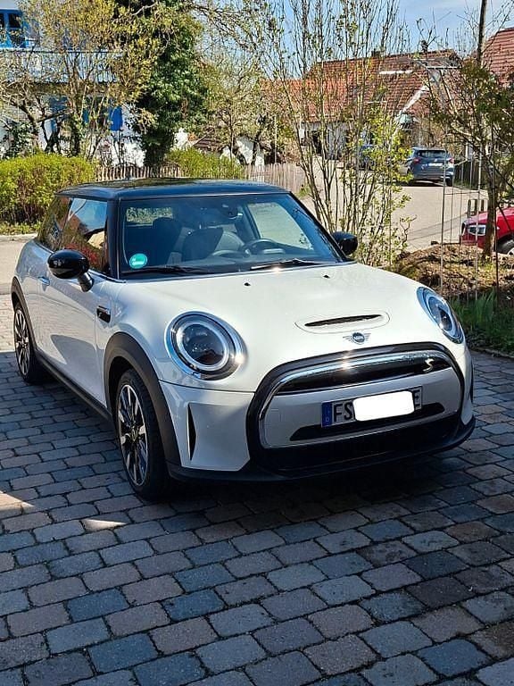 Gebraucht Mini Cooper SE 135 kW (184 PS) 2023 Weiß Kleinwagen