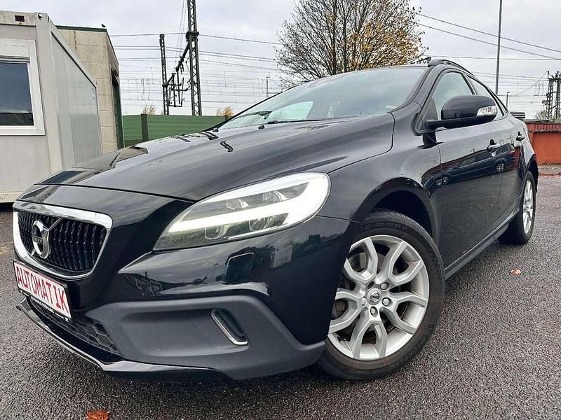 Onyx black / metallic Gebraucht 2019 Volvo V40 CC Plus Kombi | 16.990 € - Bild 1/4