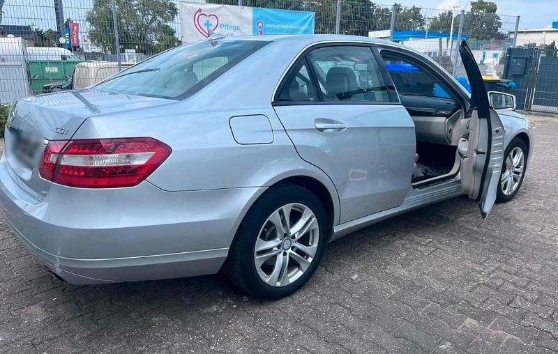 Gebraucht Mercedes E350 292 PS (214 kW) 2011 Grau Limousine