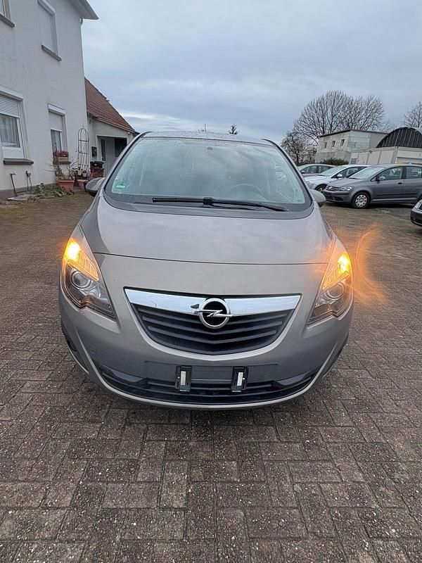 Gebraucht Opel Meriva 110 PS (80 kW) 2012 Braun Van / Kleinbus