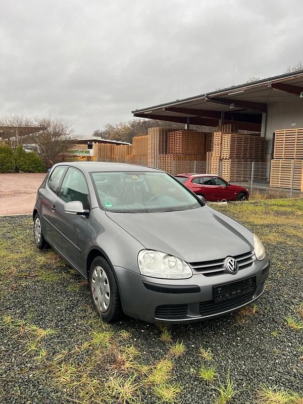 Grau Gebraucht 2005 VW Golf V Kleinwagen | 1.850 € (Fairer Preis) - Bild 1/4