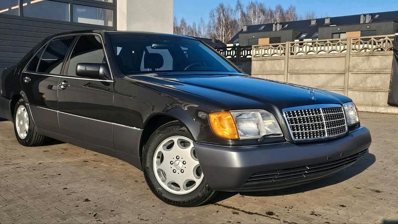 Grau Gebraucht 1994 Mercedes S500 Limousine | 22.999 € - Bild 1/4