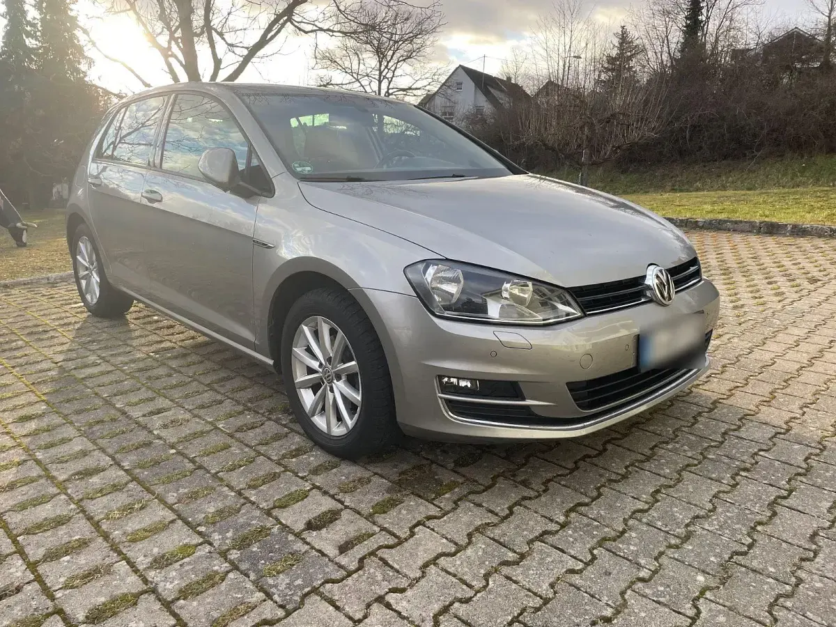 Gebraucht VW Golf VII LOUNGE 86 PS (63 kW) 2015 Silber Limousine