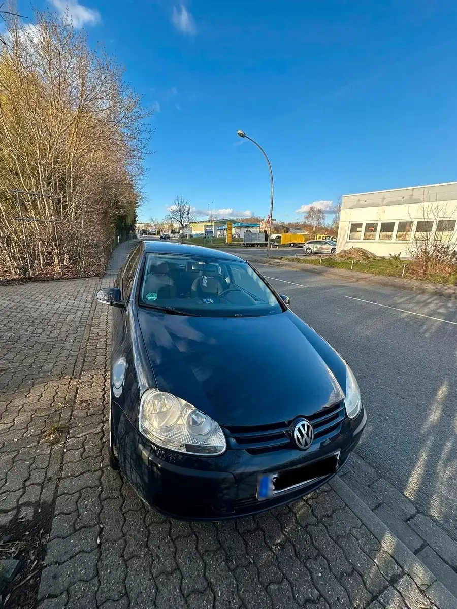 Brugt VW Golf V 75 HK (55 kW) 2004 Blå Hatchback