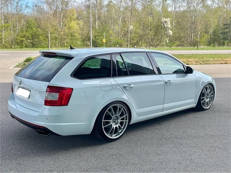 Gebraucht Skoda Octavia RS 184 PS (135 kW) 2016 Weiß Kleinwagen