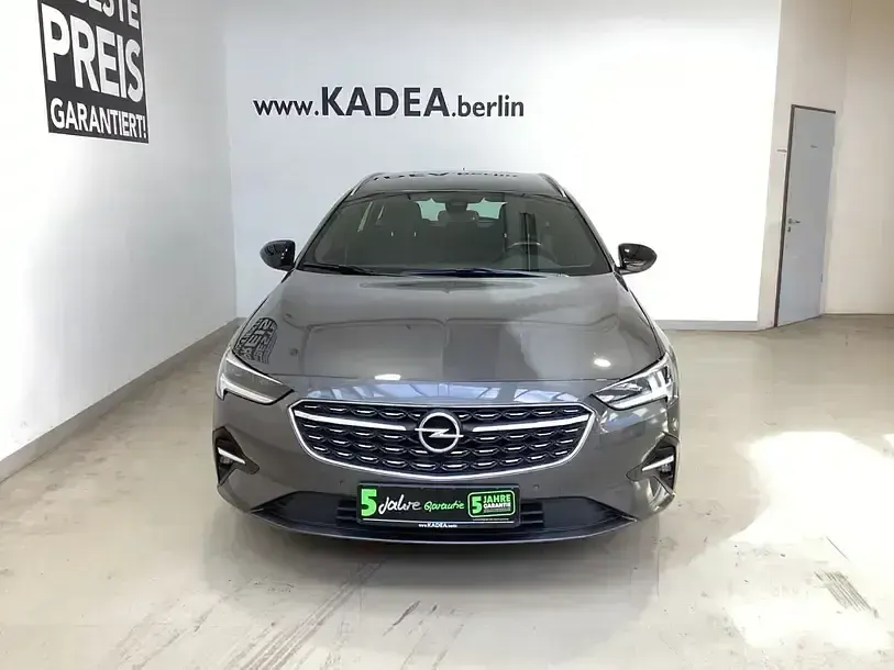 Gebraucht Opel Insignia 200 PS (147 kW) 2022 Mondstein grau/e:vulkan grau (metallic) Kombi