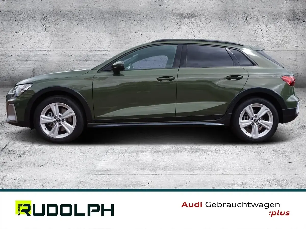 Używany Audi A3 Advanced 150 KM (110 kW) 2025 Zielony Sedan/Limuzyna