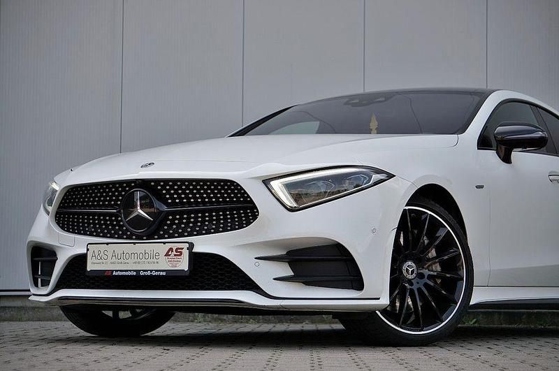Weiß Gebraucht 2018 Mercedes CLS400 AMG Limousine | 42.990 € (Teuer) - Bild 1/4