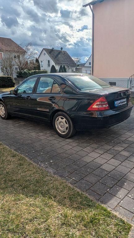 Gebraucht Mercedes 200 122 PS (89 kW) 2004 Schwarz Limousine