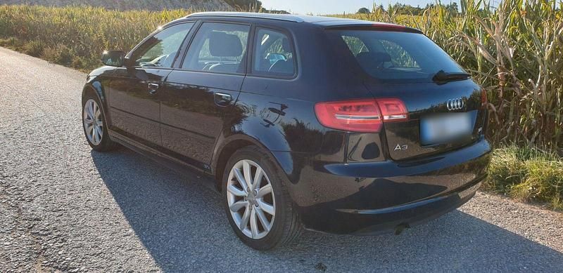 Gebraucht Audi A3 Ambition 105 PS (77 kW) 2011 Blau Kleinwagen