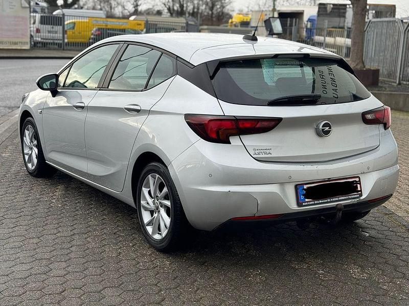 Gebraucht Opel Astra Basis 105 PS (77 kW) 2020 Silber Limousine