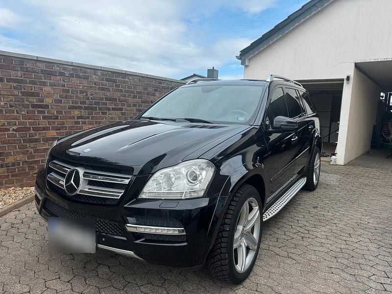 Schwarz Gebraucht 2012 Mercedes GL500 SUV | 18.000 € - Bild 1/4