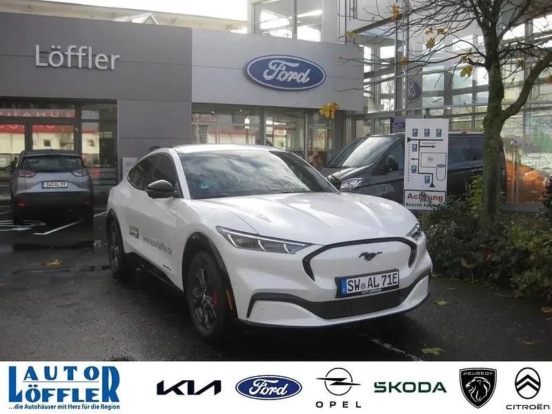 Weiß Gebraucht 2022 Ford Mustang Mach-E SUV | 29.880 € (Superpreis) - Bild 1/4