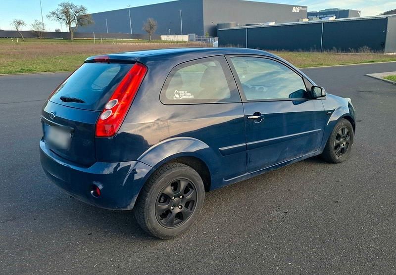 Gebraucht Ford Fiesta Style 60 PS (44 kW) 2008 Blau Kleinwagen