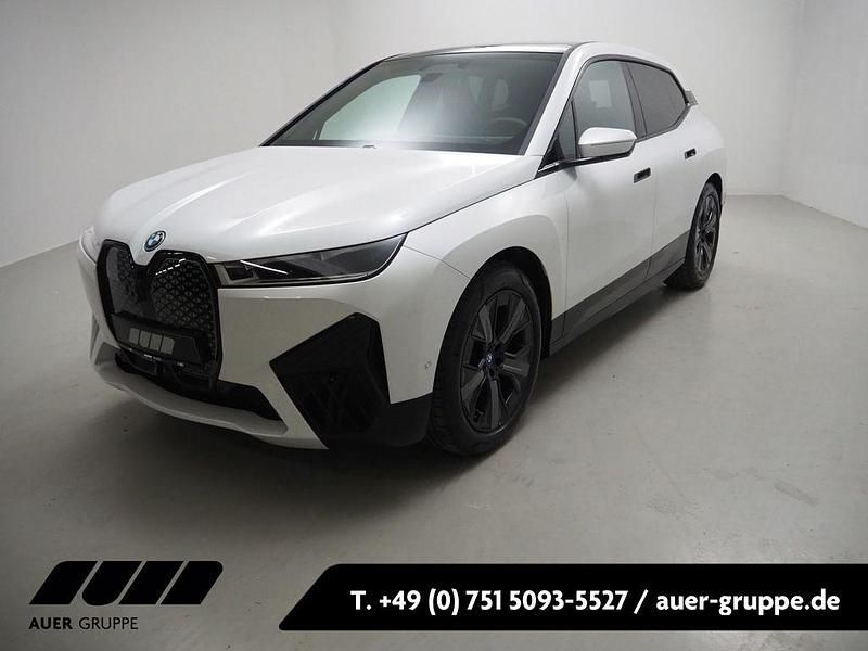 Weiß Gebraucht 2021 BMW iX Sport Line SUV | 44.900 € (Guter Preis) - Bild 1/4