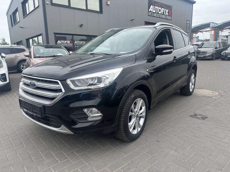 Schwarz Gebraucht 2019 Ford Kuga Titanium SUV | 15.999 € (Fairer Preis) - Bild 1/4