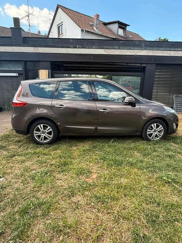 Violet Gebraucht 2009 Renault Grand Scénic III Van / Kleinbus | 4.499 € (Fairer Preis) - Bild 1/4