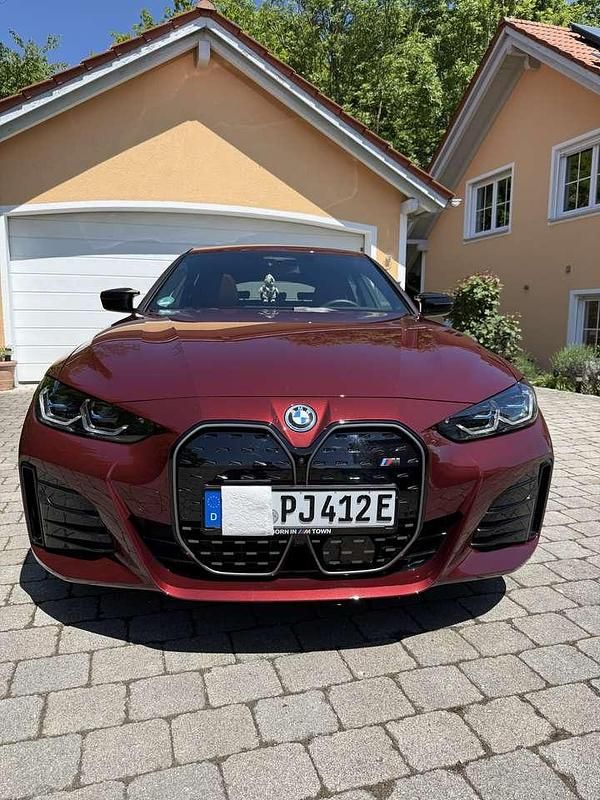 Rot Gebraucht 2024 BMW i4 M Sport Limousine | 59.999 € (Teuer) - Bild 1/4