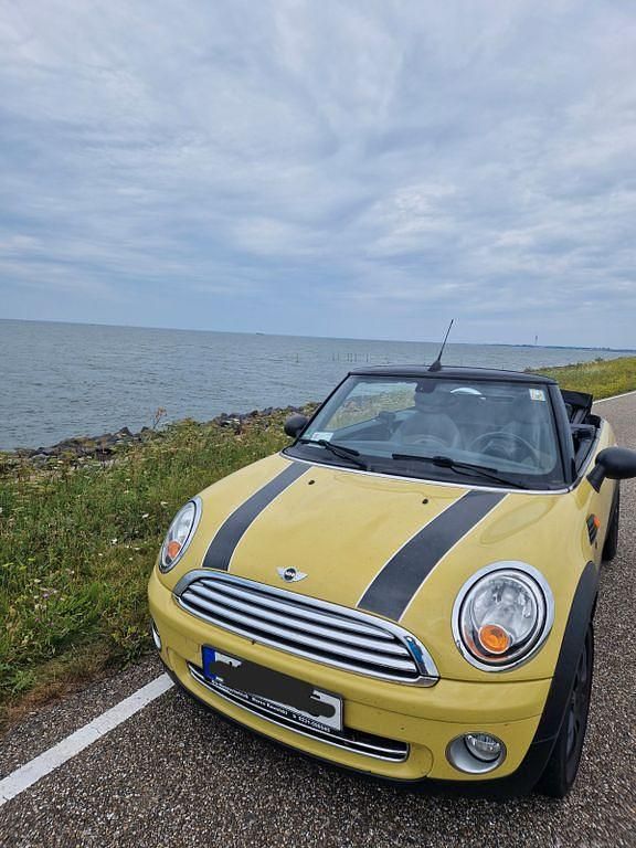 Gebraucht Mini One Cabriolet 98 PS (72 kW) 2010 Gelb Cabrio