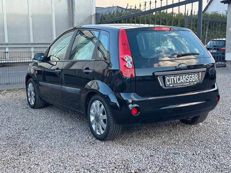 Gebraucht Ford Fiesta 80 PS (58 kW) 2006 Schwarz Kleinwagen