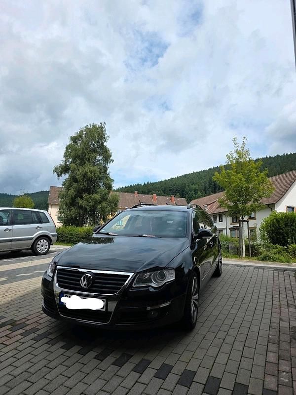 Schwarz Gebraucht 2010 VW Passat Kombi | 4.199 € (Fairer Preis) - Bild 1/4