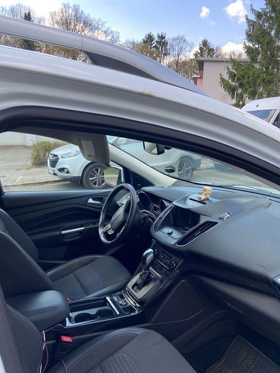 Gebraucht Ford Kuga Trend 175 PS (128 kW) 2019 Schwarz SUV