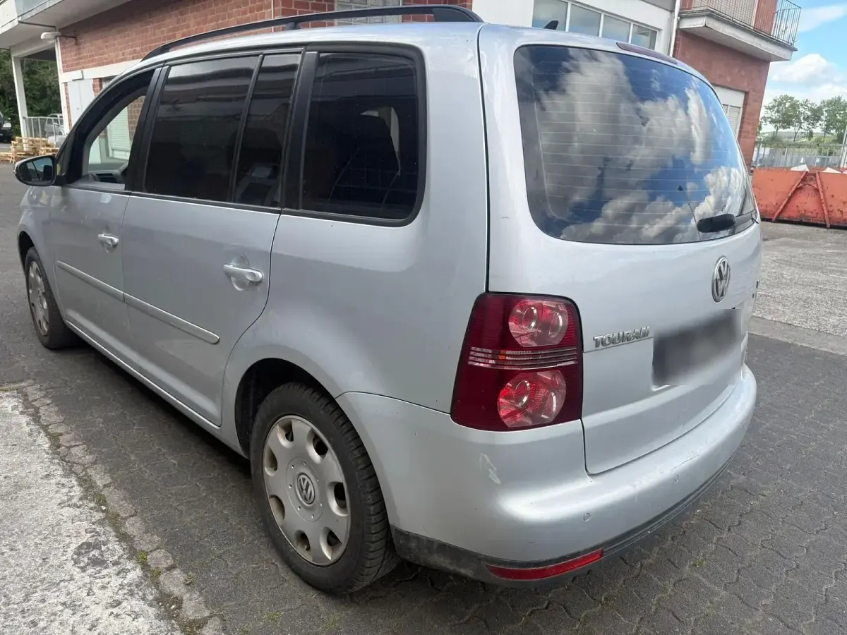 Gebraucht VW Touran 140 PS (102 kW) 2009 Silber Van / Kleinbus