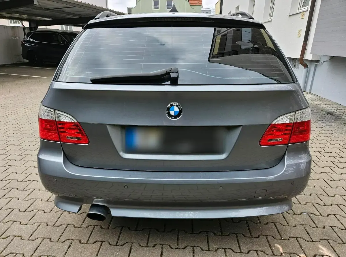 Gebraucht BMW 520 Advantage 177 PS (130 kW) 2008 Grau Kombi